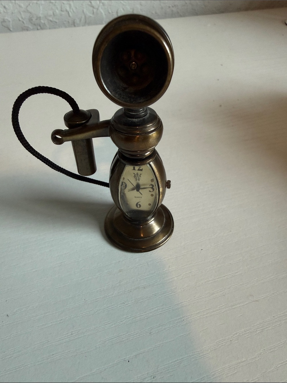 Antique-Style Brass Table Clock Phone Design - Brown